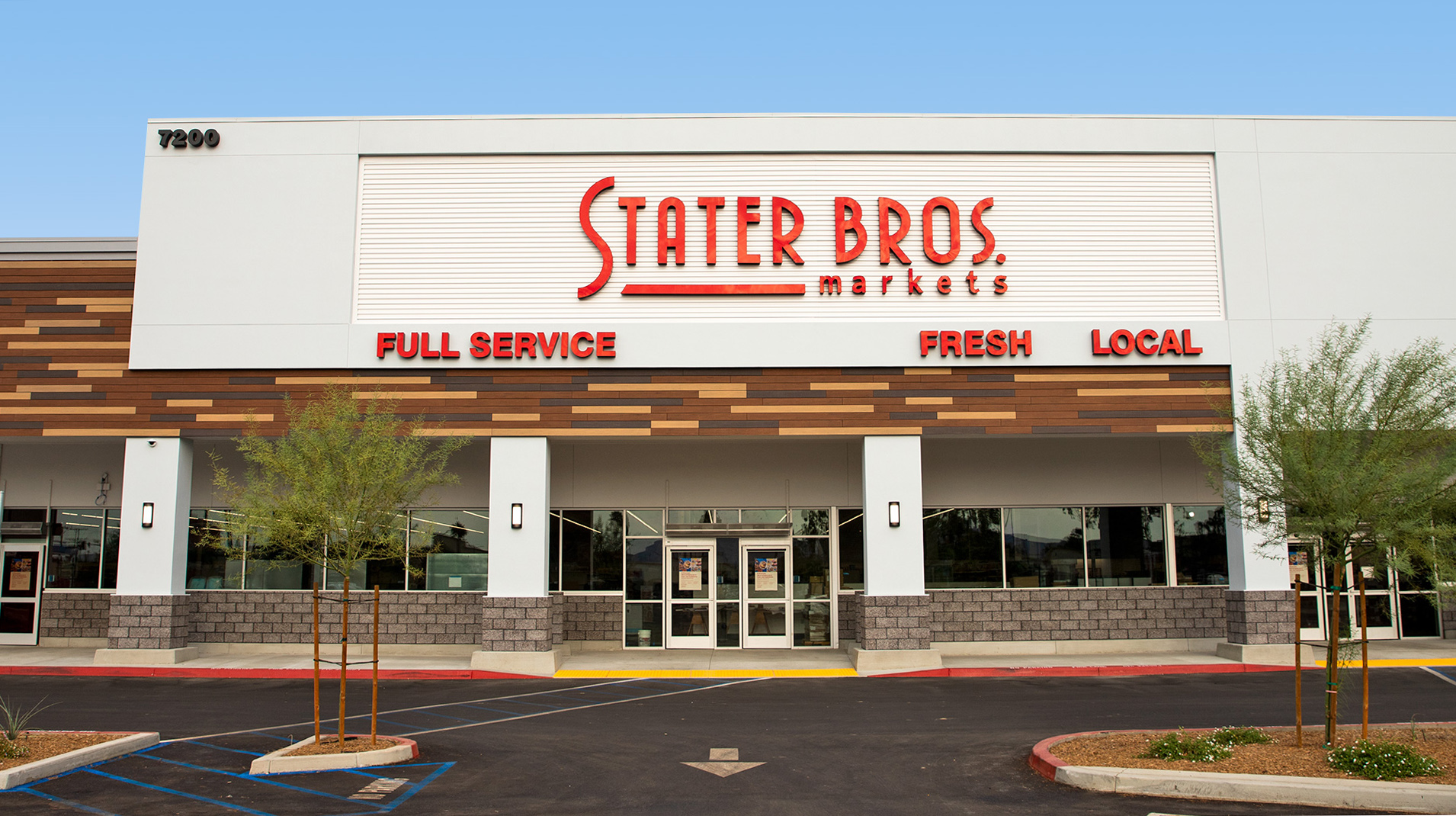 Stater Bros. Opens New Supermarket in Riverside With Customer Food